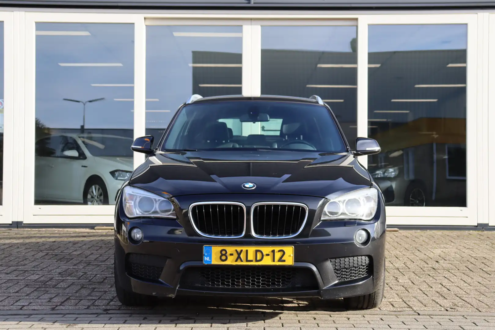 BMW X1 sDrive20i M Sport High Executive, Automaat, Cruise Schwarz - 2
