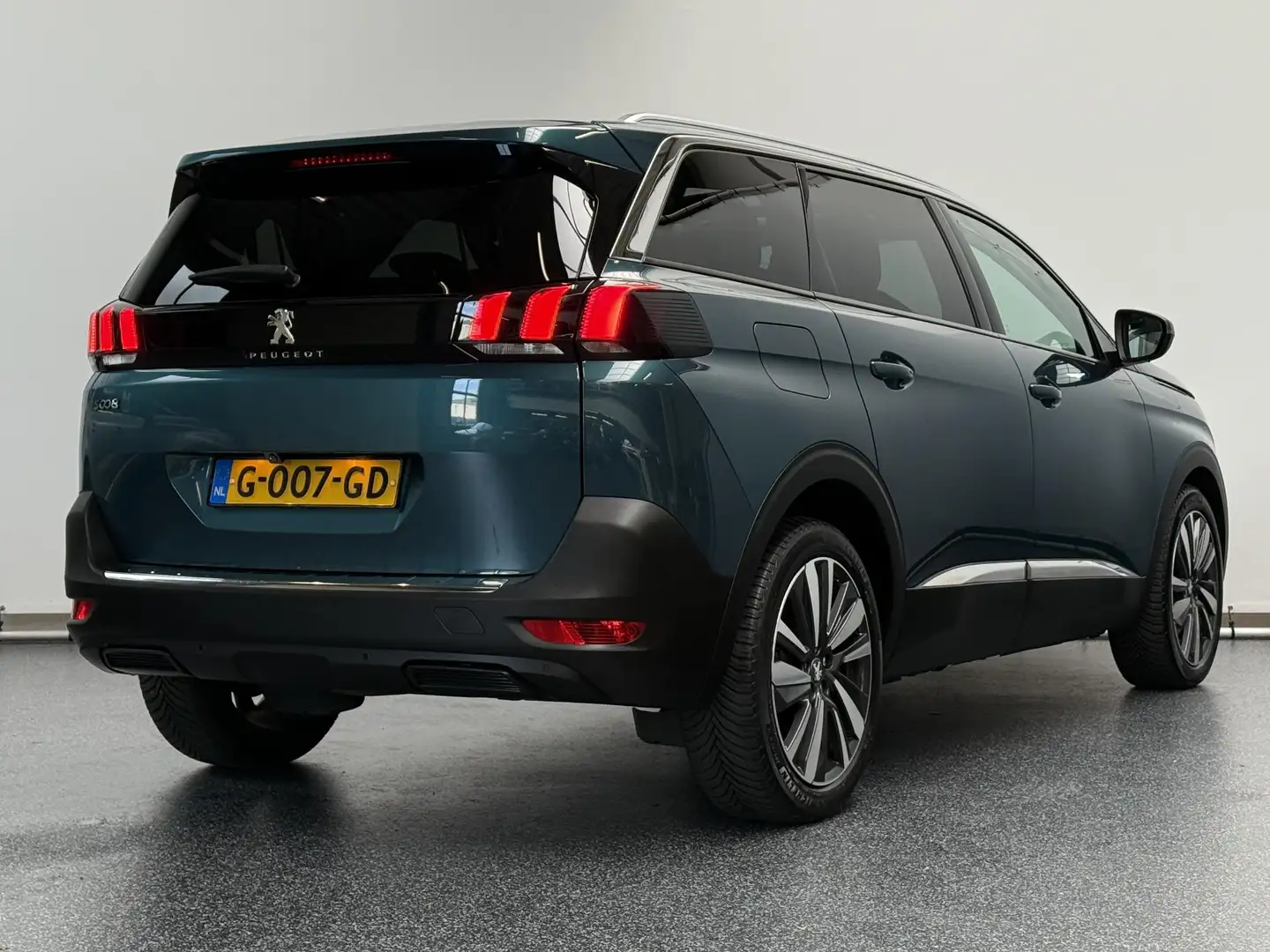 Peugeot 5008 1.2 PureTech Allure | Automaat | Schuifdak | 360 C Groen - 2