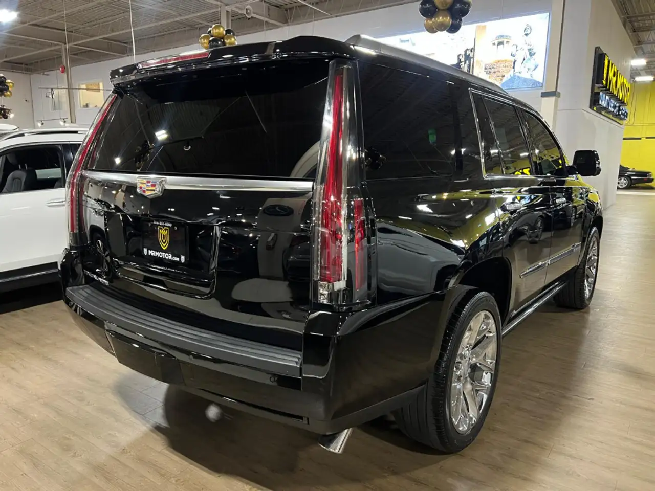 Cadillac Escalade снимка Cadillac Escalade