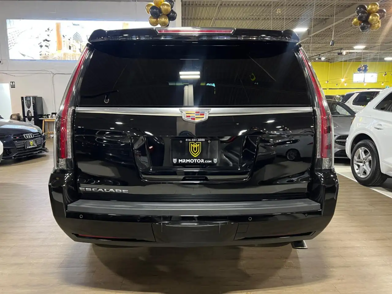 Cadillac Escalade снимка Cadillac Escalade