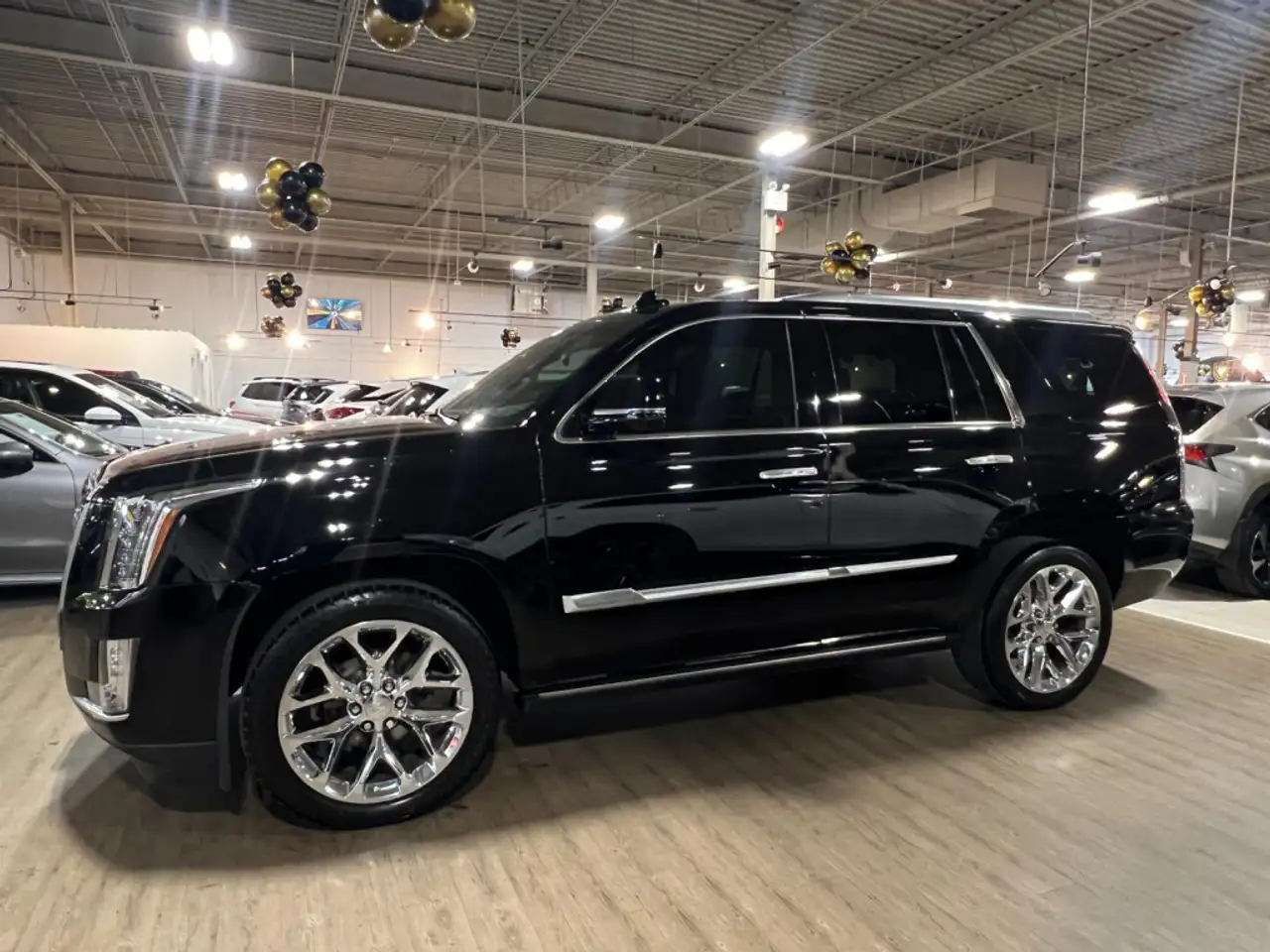 Cadillac Escalade снимка Cadillac Escalade