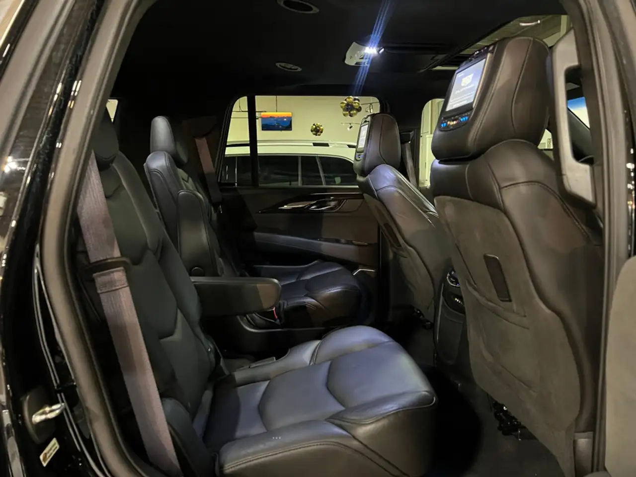 Cadillac Escalade снимка Cadillac Escalade