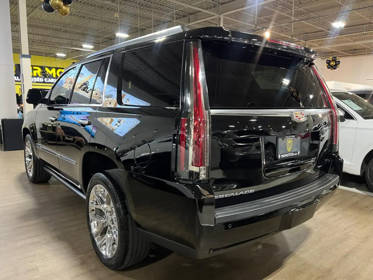 Cadillac Escalade снимка Cadillac Escalade