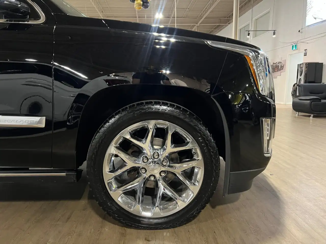 Cadillac Escalade снимка Cadillac Escalade