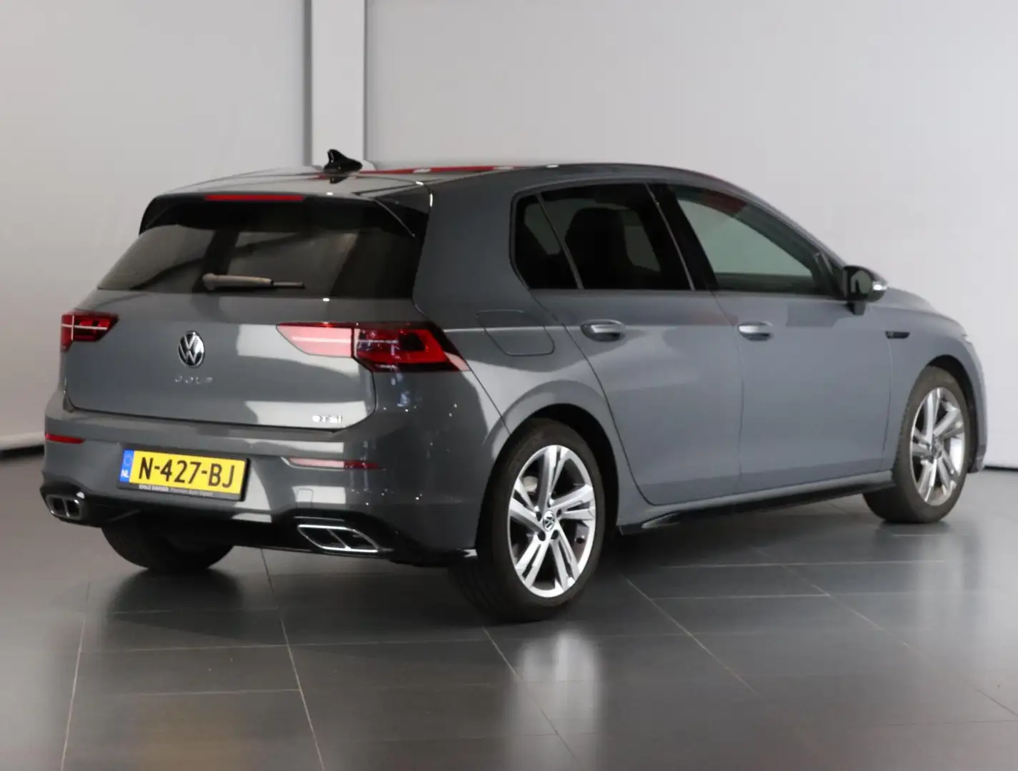 Volkswagen Golf 1.5 eTSI R-Line Grijs - 2