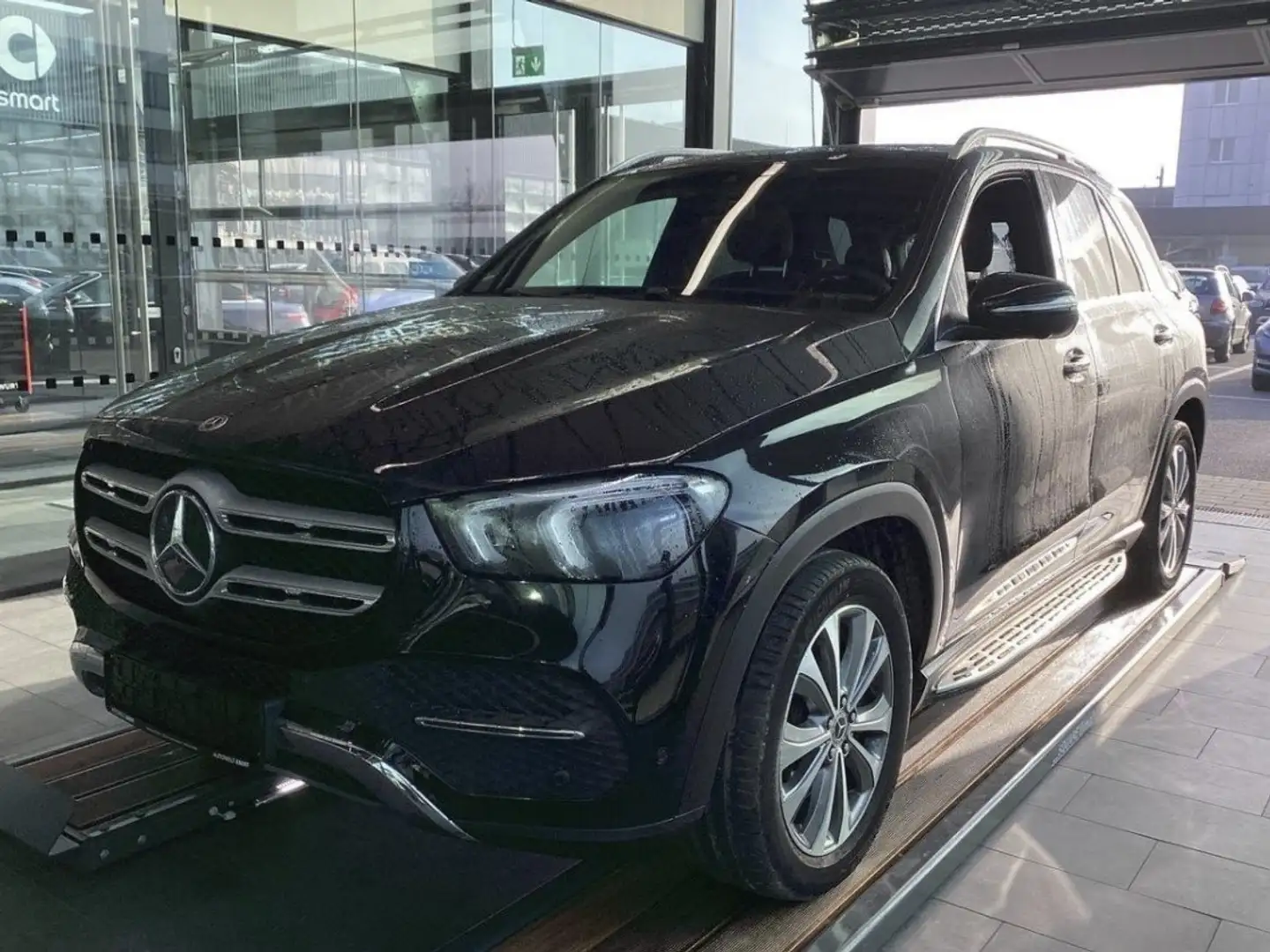 Mercedes-Benz GLE 400 d DISTRO Pano AIRMATIC Sitzklim AHK MLED Schwarz - 2