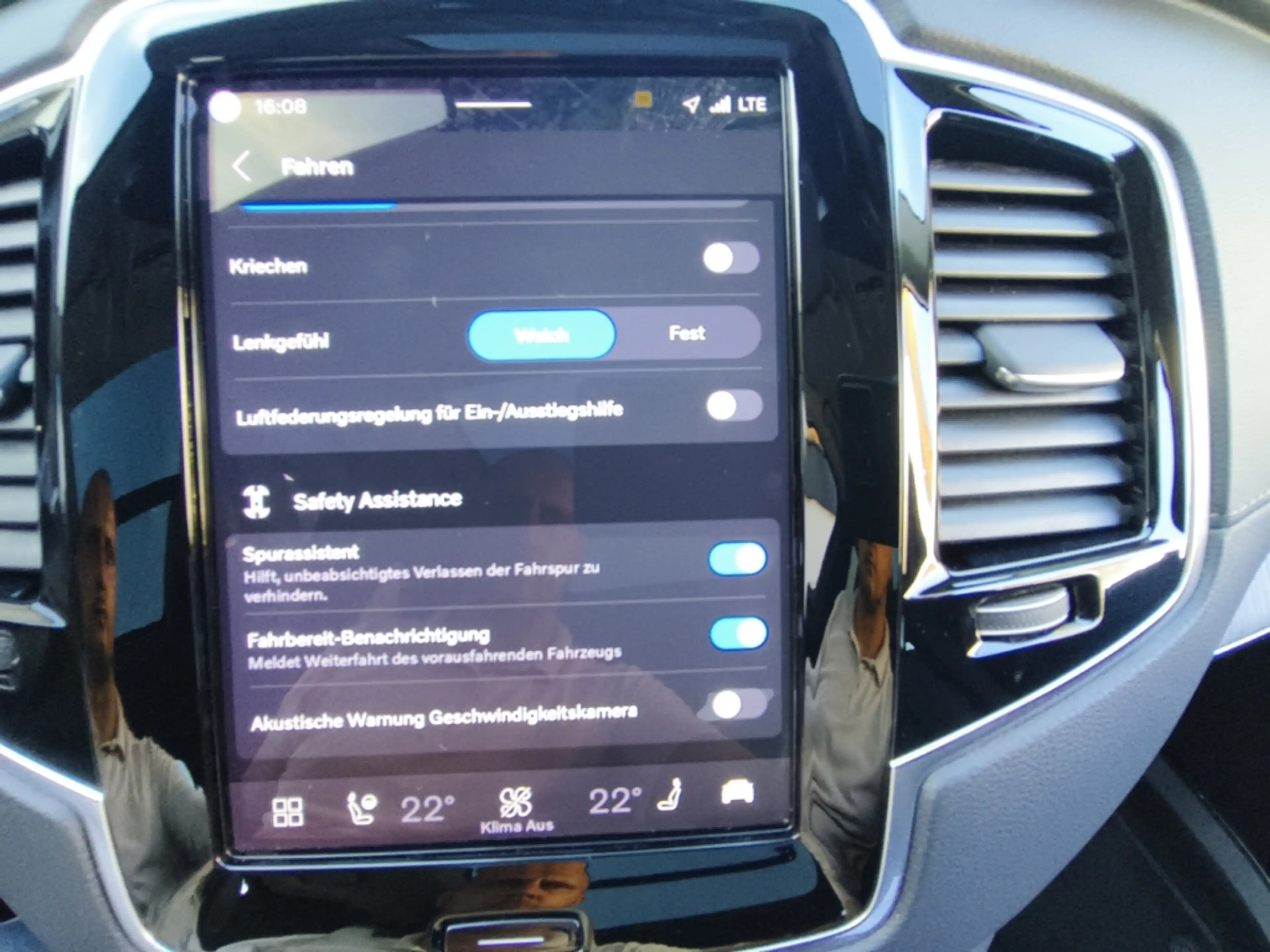 Volvo XC90 Ultimate Dark Recharge T8 AWD Luftf. HUD Pano ACC — photo 24