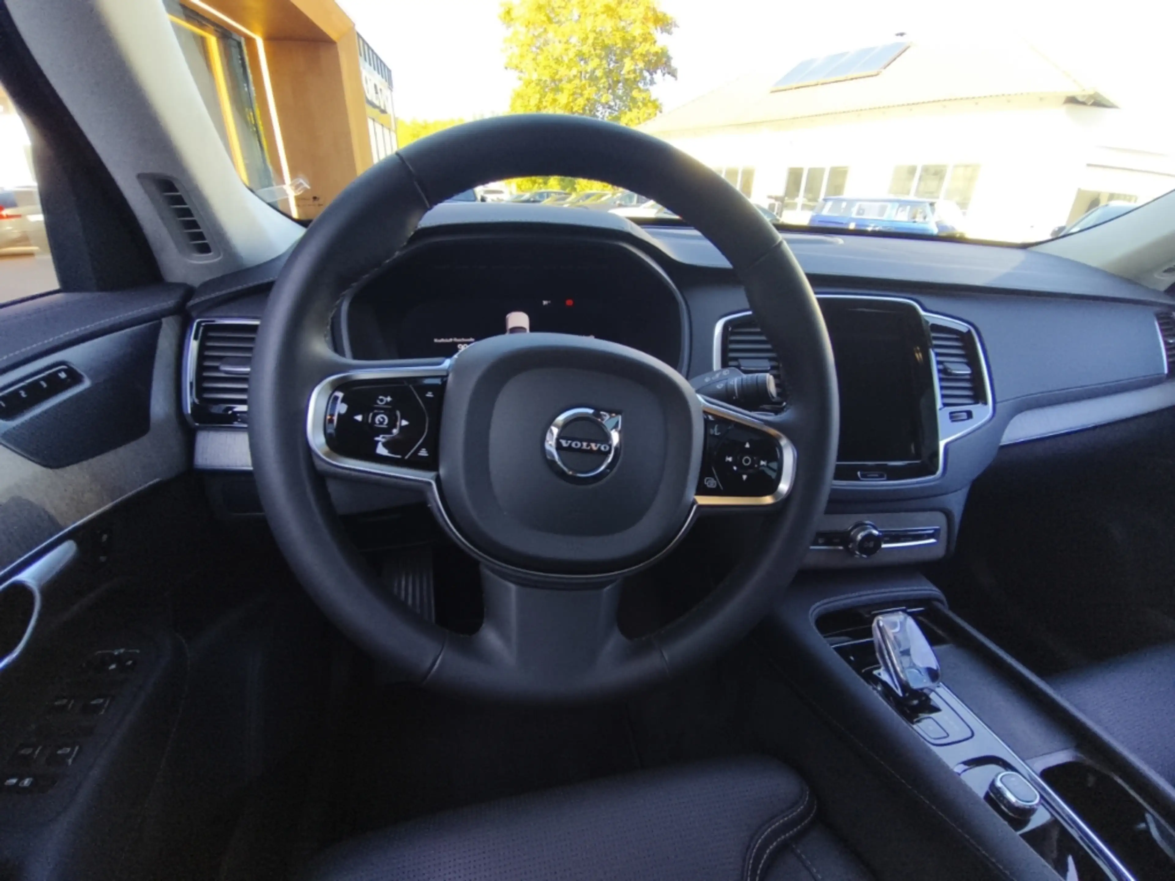 Volvo XC90 Ultimate Dark Recharge T8 AWD Luftf. HUD Pano ACC — photo 13