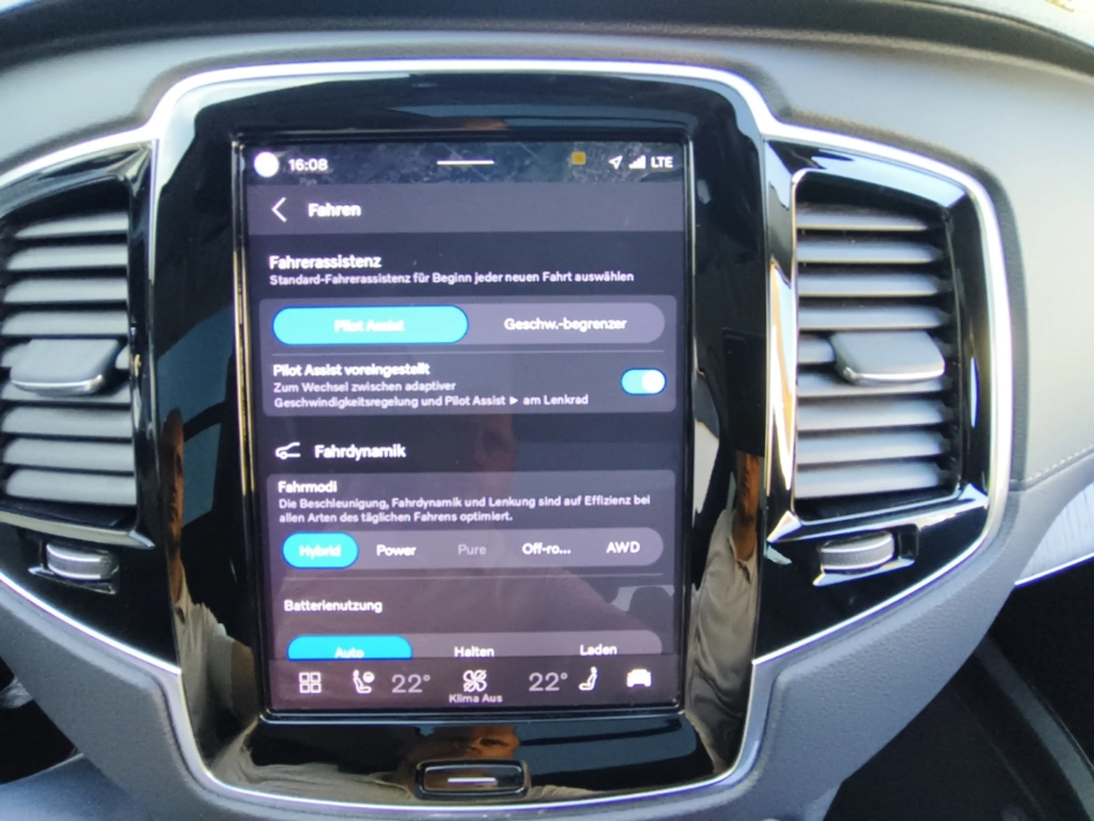 Volvo XC90 Ultimate Dark Recharge T8 AWD Luftf. HUD Pano ACC — photo 23