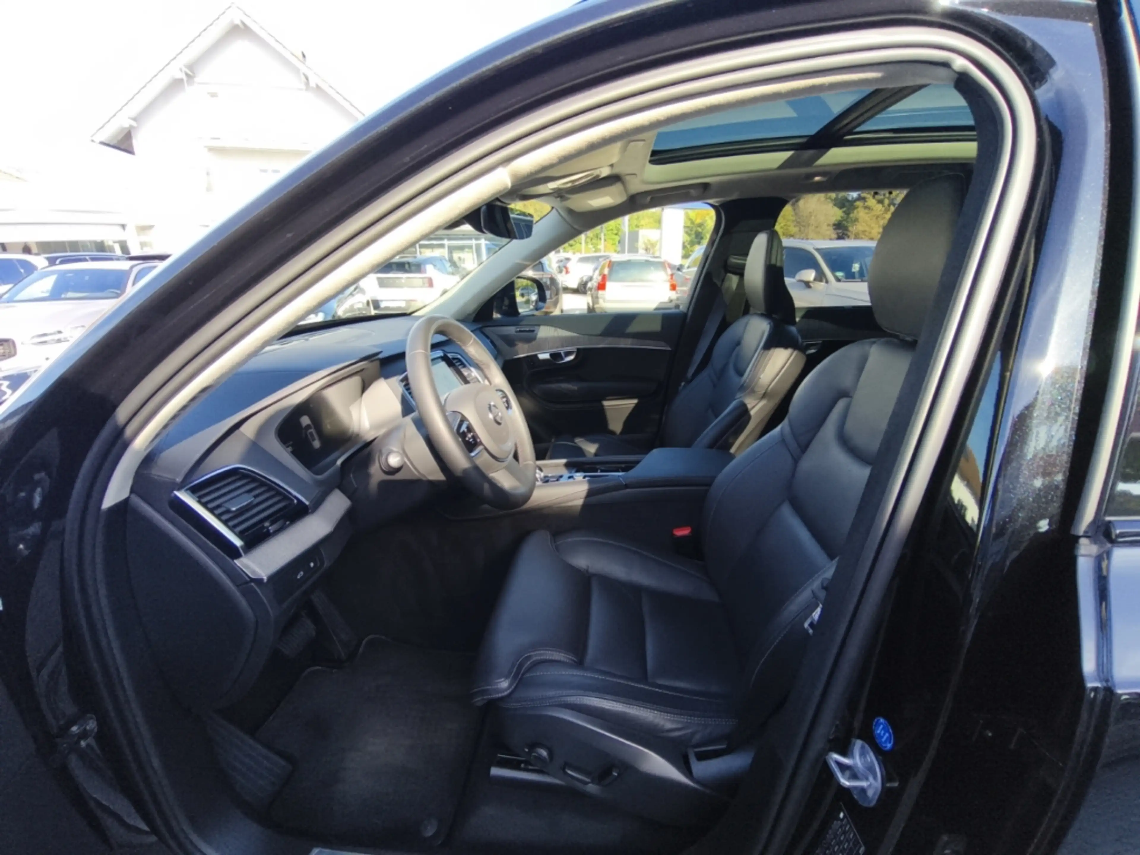 Volvo XC90 Ultimate Dark Recharge T8 AWD Luftf. HUD Pano ACC — photo 10