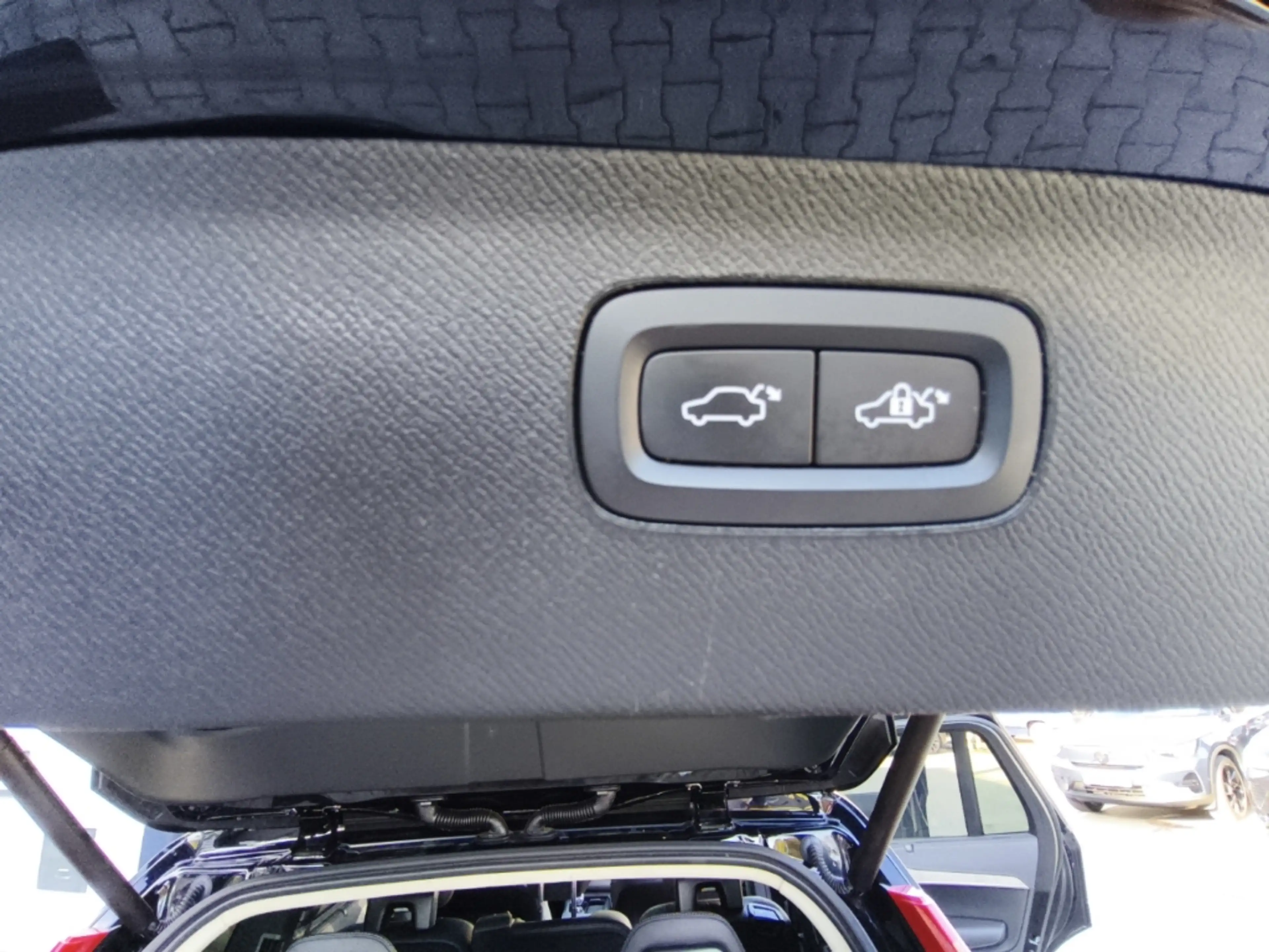 Volvo XC90 Ultimate Dark Recharge T8 AWD Luftf. HUD Pano ACC — photo 20