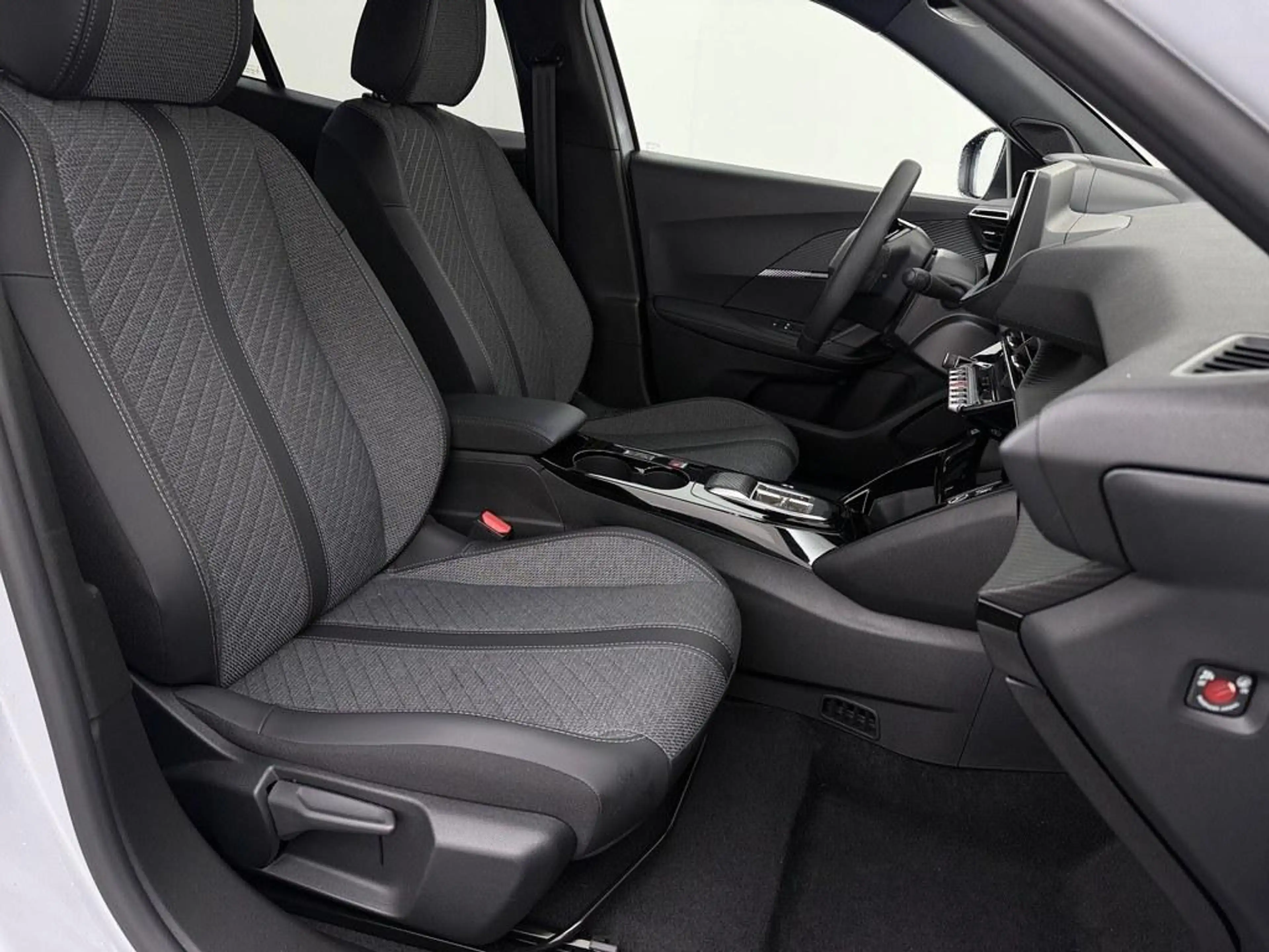 Peugeot e-2008 EV Allure Avantage 54 kWh Soh 97% 360.Camera/Nav/ — photo 4