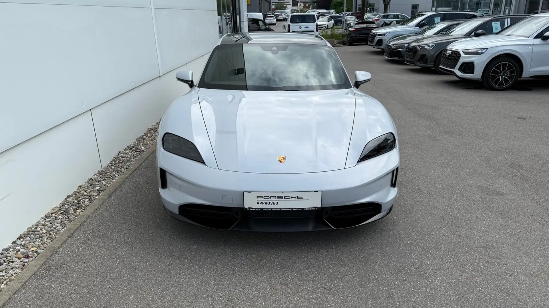 Porsche Taycan 4S Sport Turismo Grau - 2