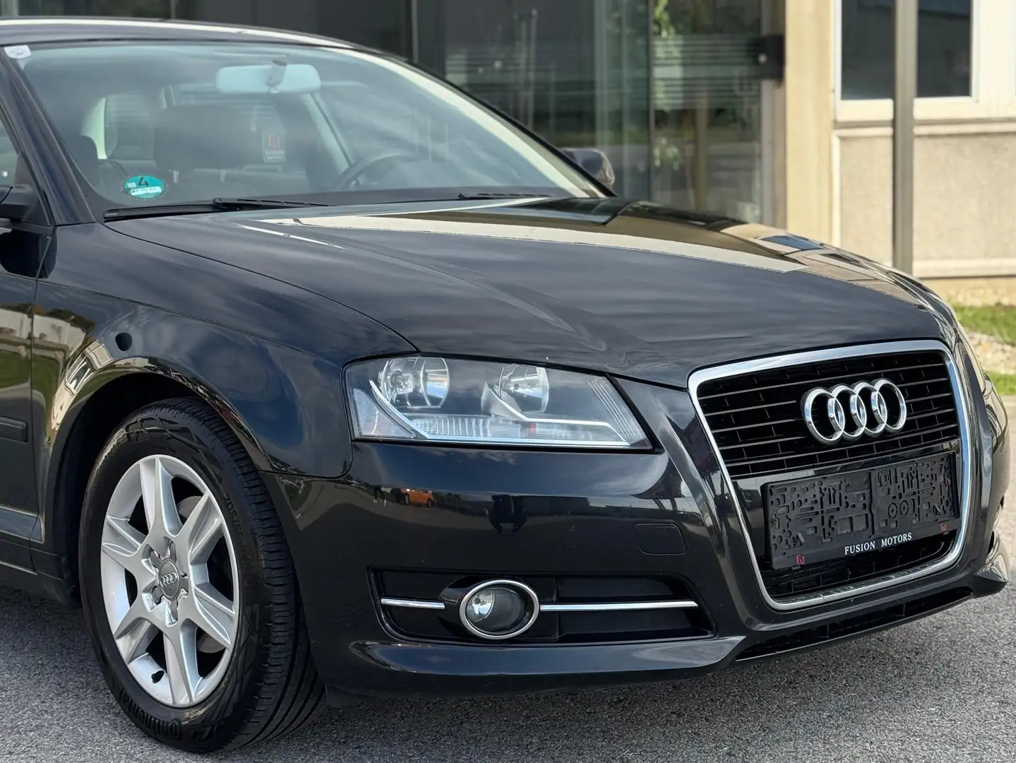 Audi A3 1.6 TDI Attraction*Sitzheizung*Parksensor* Schwarz - 2
