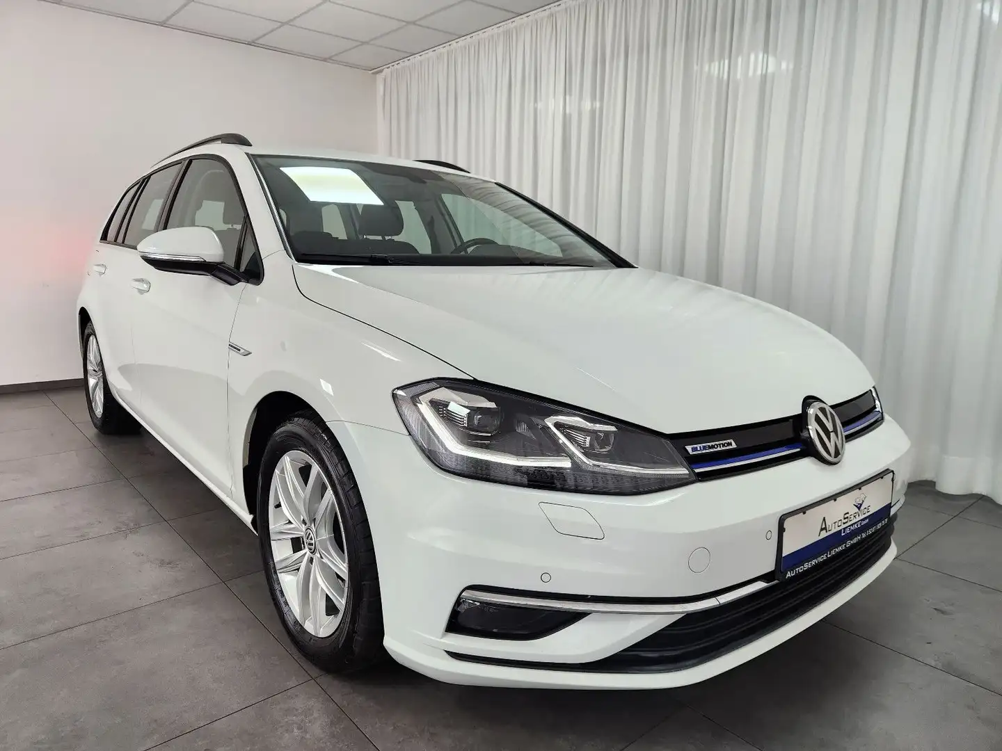 Volkswagen Golf Variant Comfortline 1.5 131PS LED SHZ TEL Wit - 1