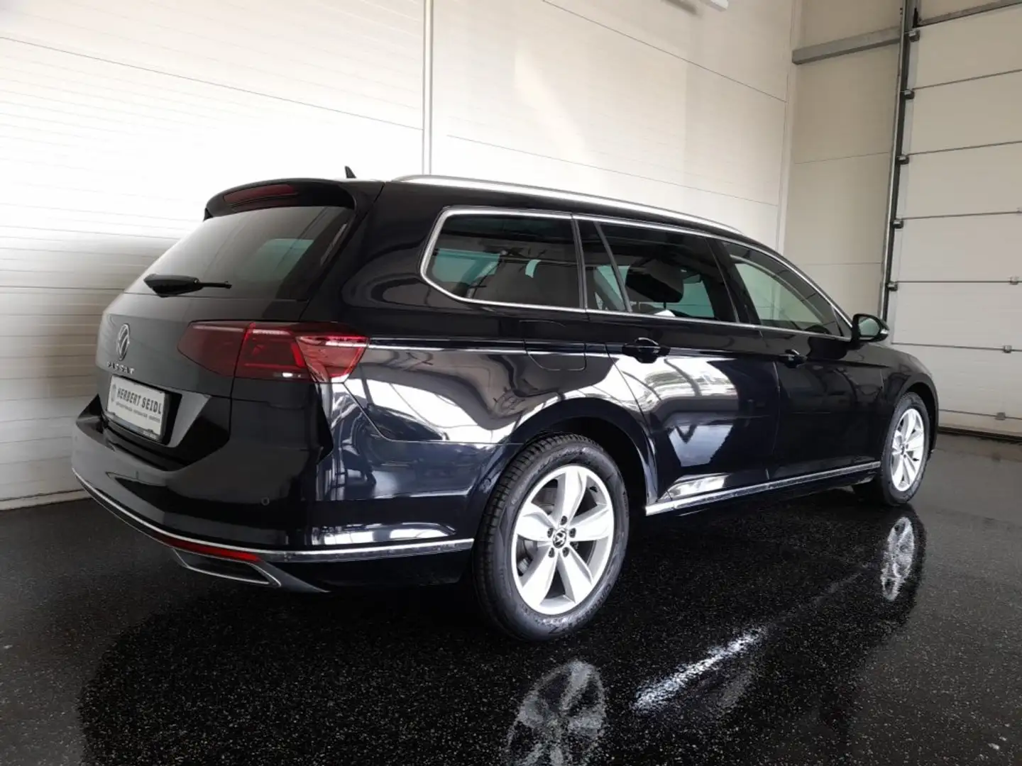 Volkswagen Passat Variant ELEGANCE 2,0 TDI DSG *MATRIX-LED / NAVI / AHV & 360° KAMERA / ACC / TEILLEDER MIT MASSAGE / TRAVEL ASSIST* Schwarz - 2