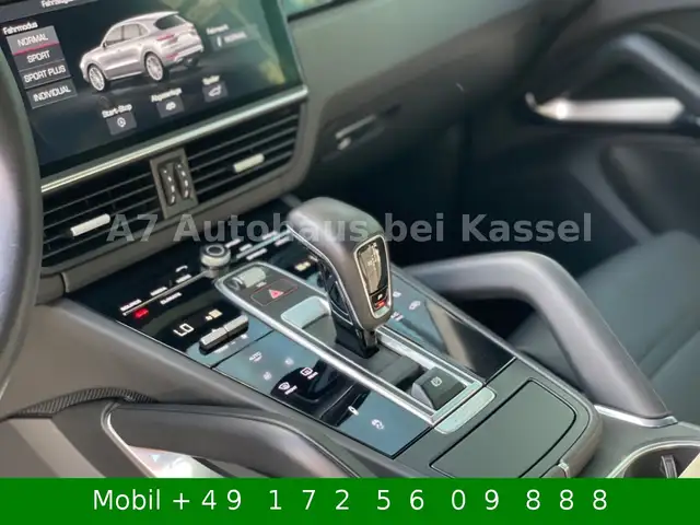 Porsche Cayenne view 11