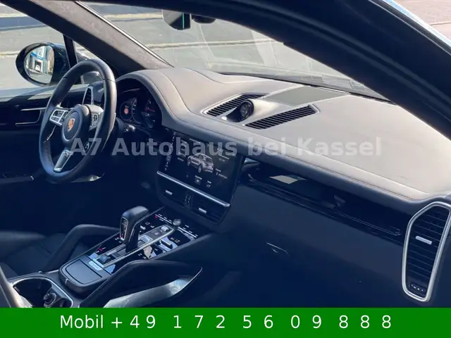 Porsche Cayenne view 8
