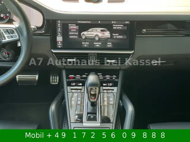 Porsche Cayenne view 12