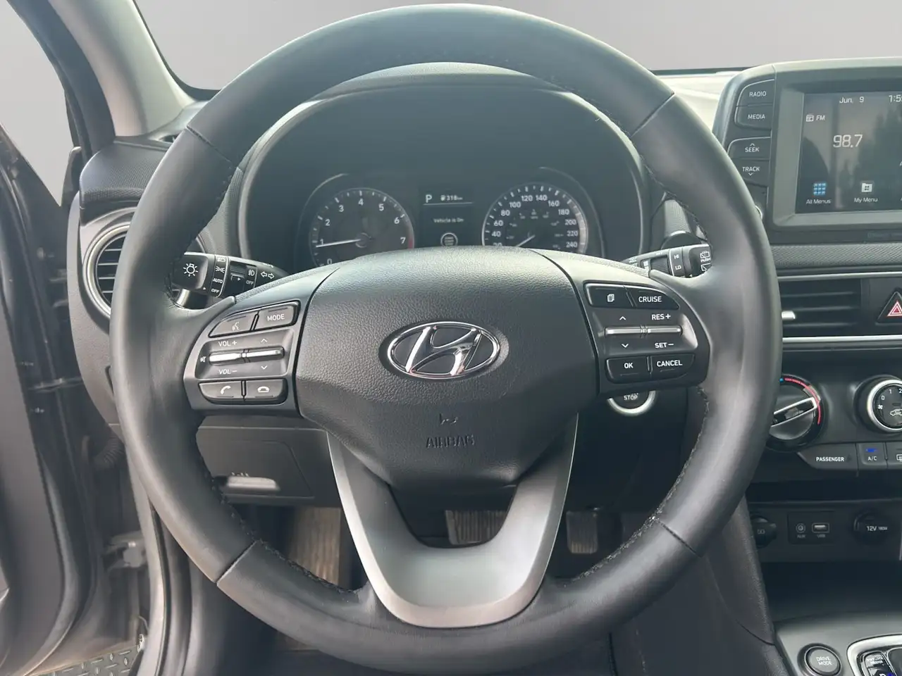 Hyundai KONA снимка Hyundai KONA