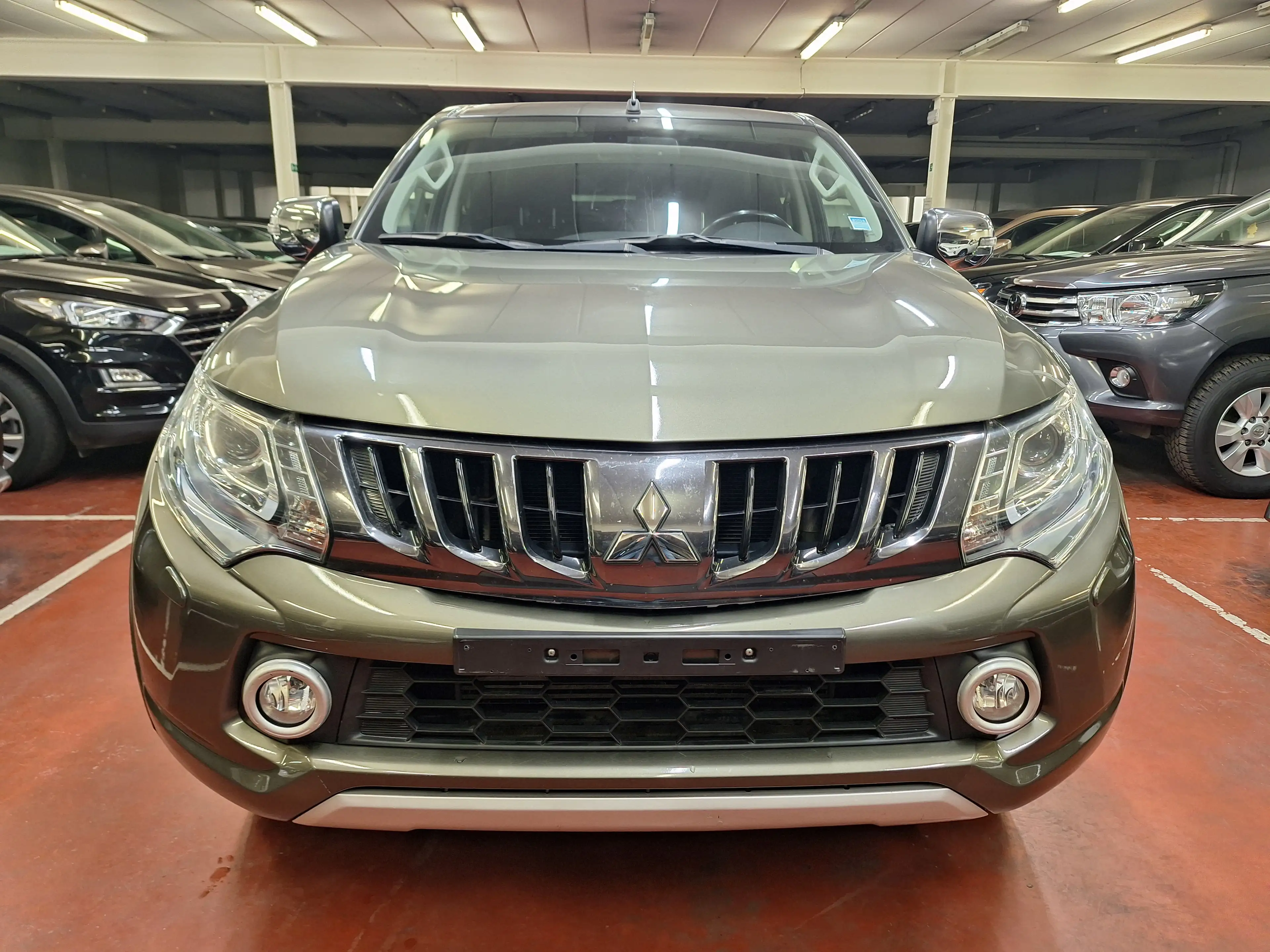 Mitsubishi L200 2.4 DI-D 4WD - 18.900 € HTVA — photo 3