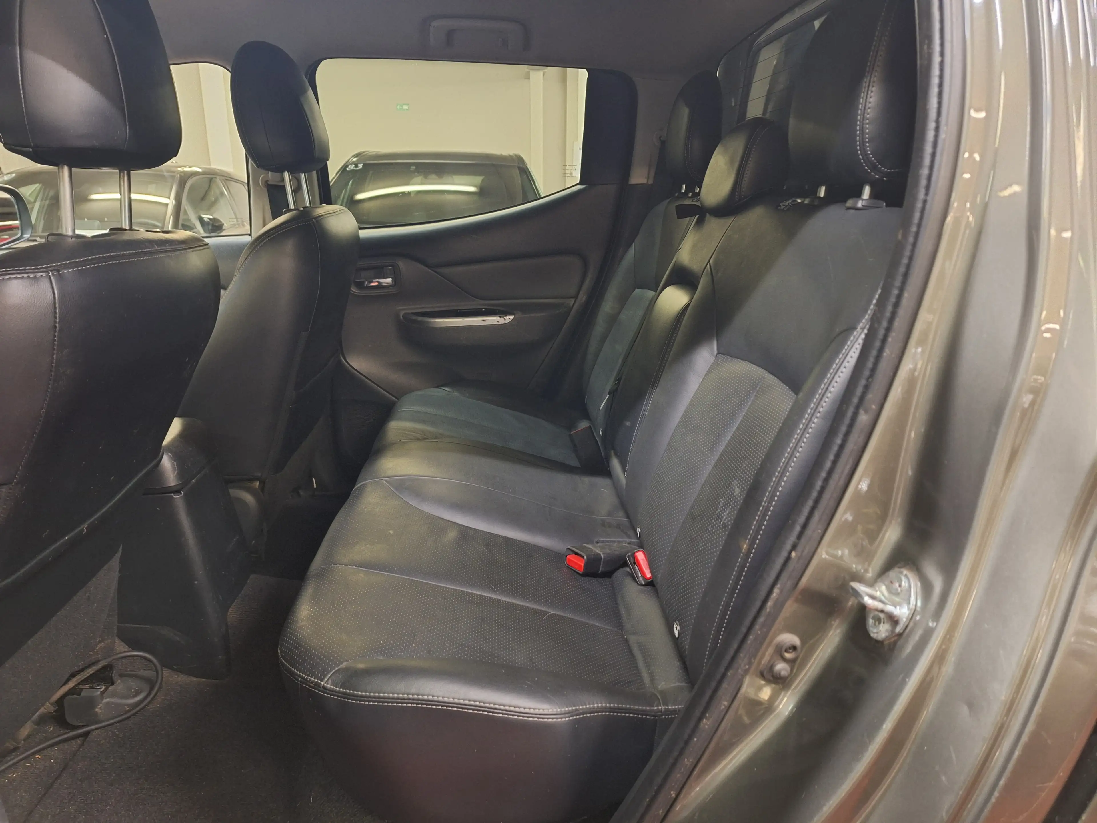Mitsubishi L200 2.4 DI-D 4WD - 18.900 € HTVA — photo 15