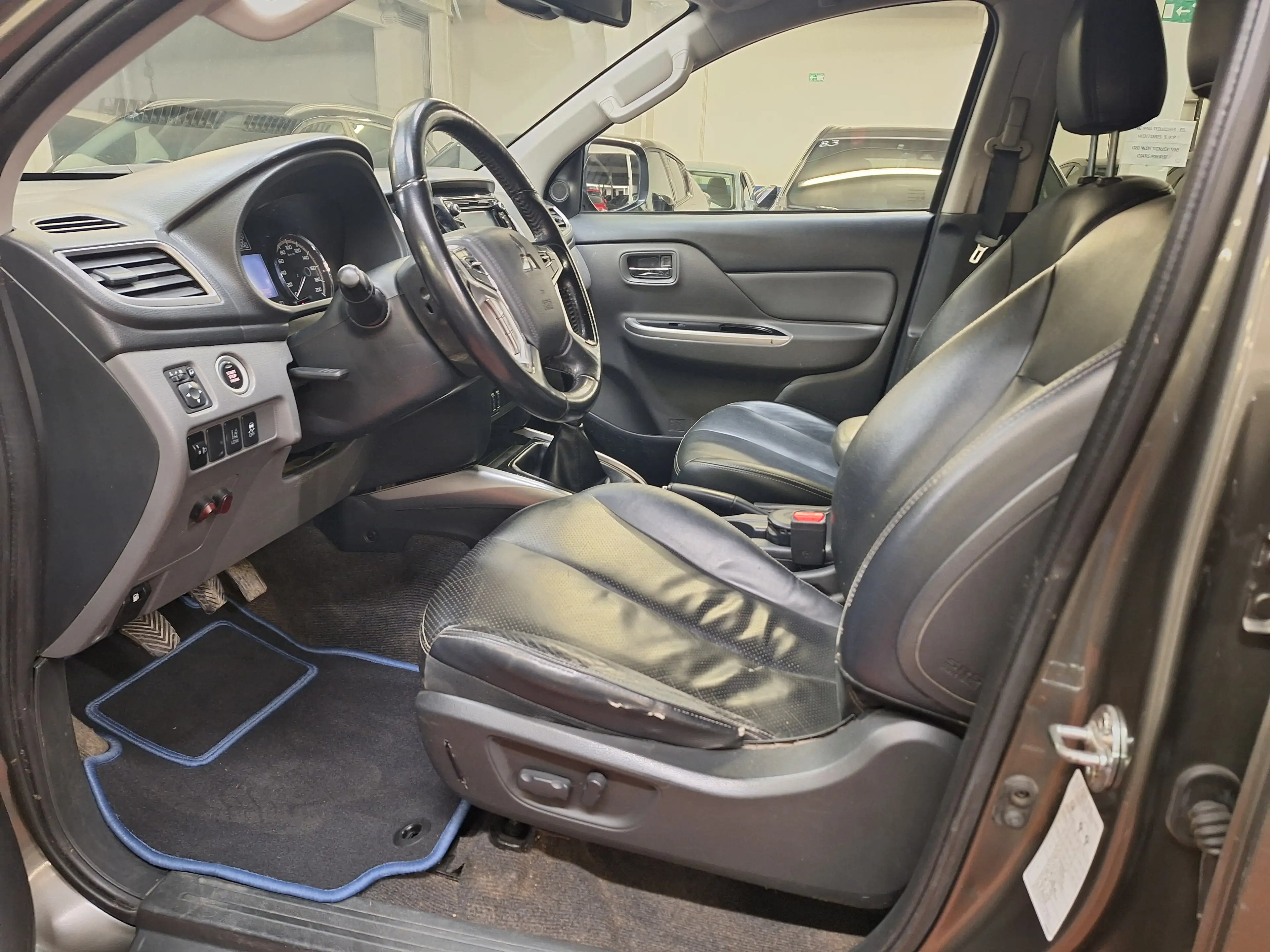 Mitsubishi L200 2.4 DI-D 4WD - 18.900 € HTVA — photo 9