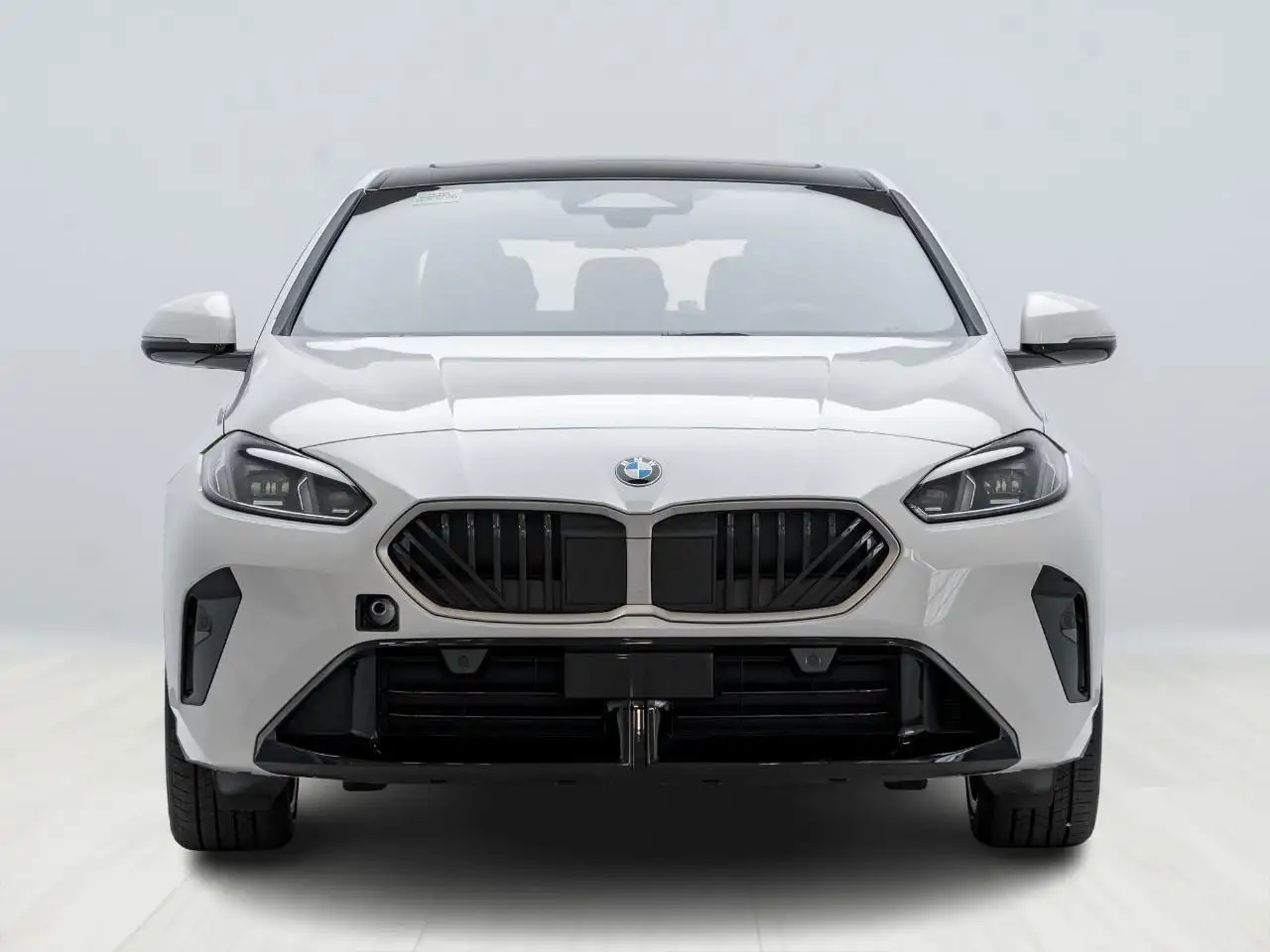 BMW 2 Series снимка BMW 2 Series