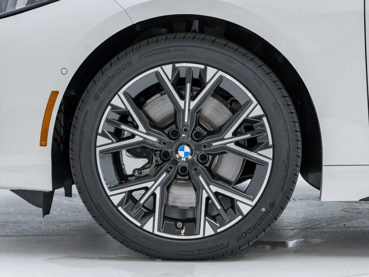 BMW 2 Series снимка BMW 2 Series