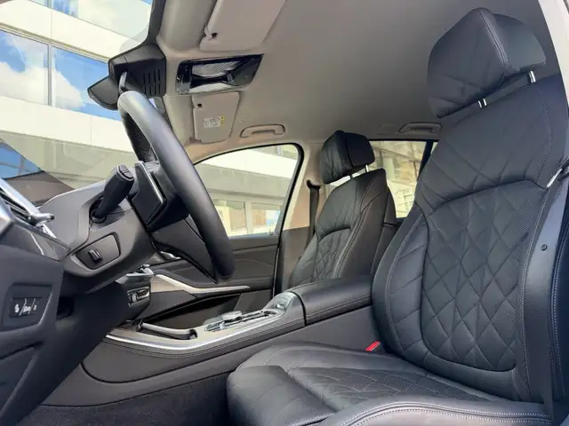 BMW X5 view 8