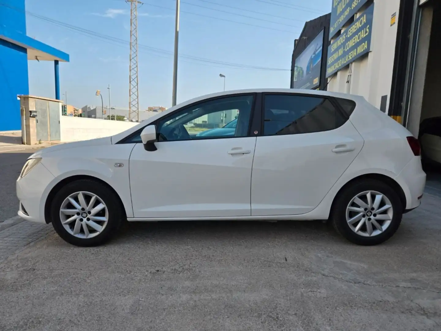 SEAT Ibiza 1.0 Reference 75 Blanc - 2