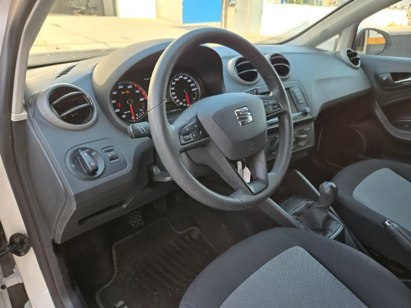 SEAT Ibiza 1.0 Reference 75 Wit - 2