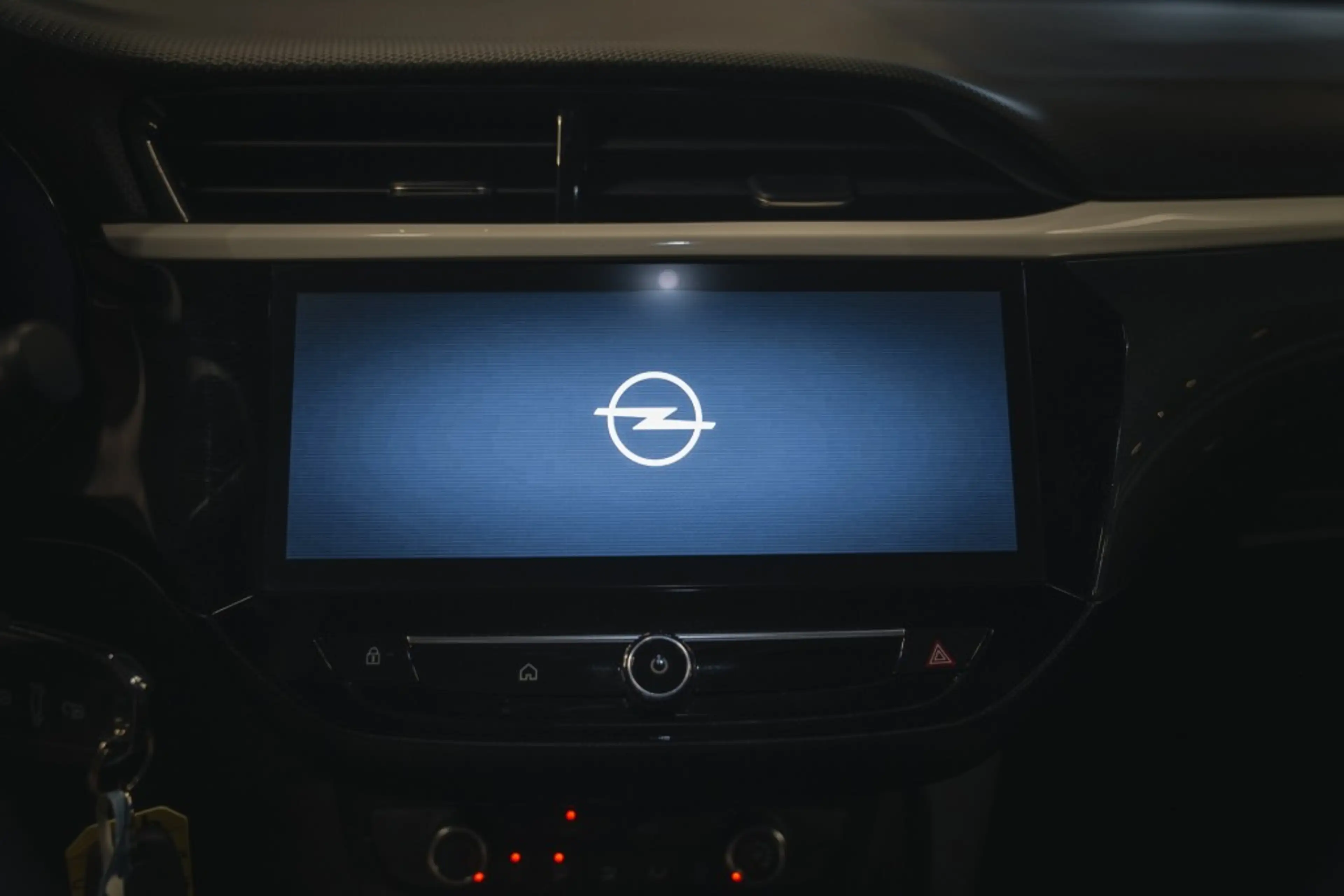 Opel Corsa GS Sport, lane assist, carplay — photo 18