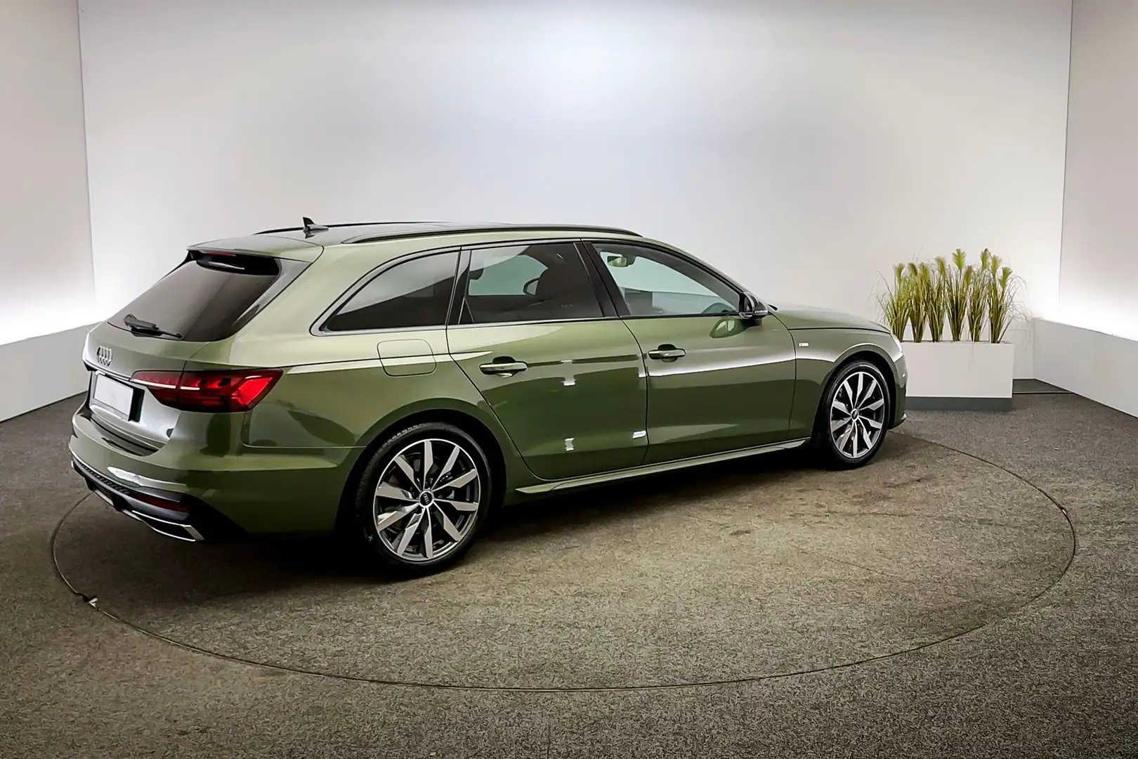 Audi A4 Avant 35 TFSI S tronic S edition Competition Green - 2