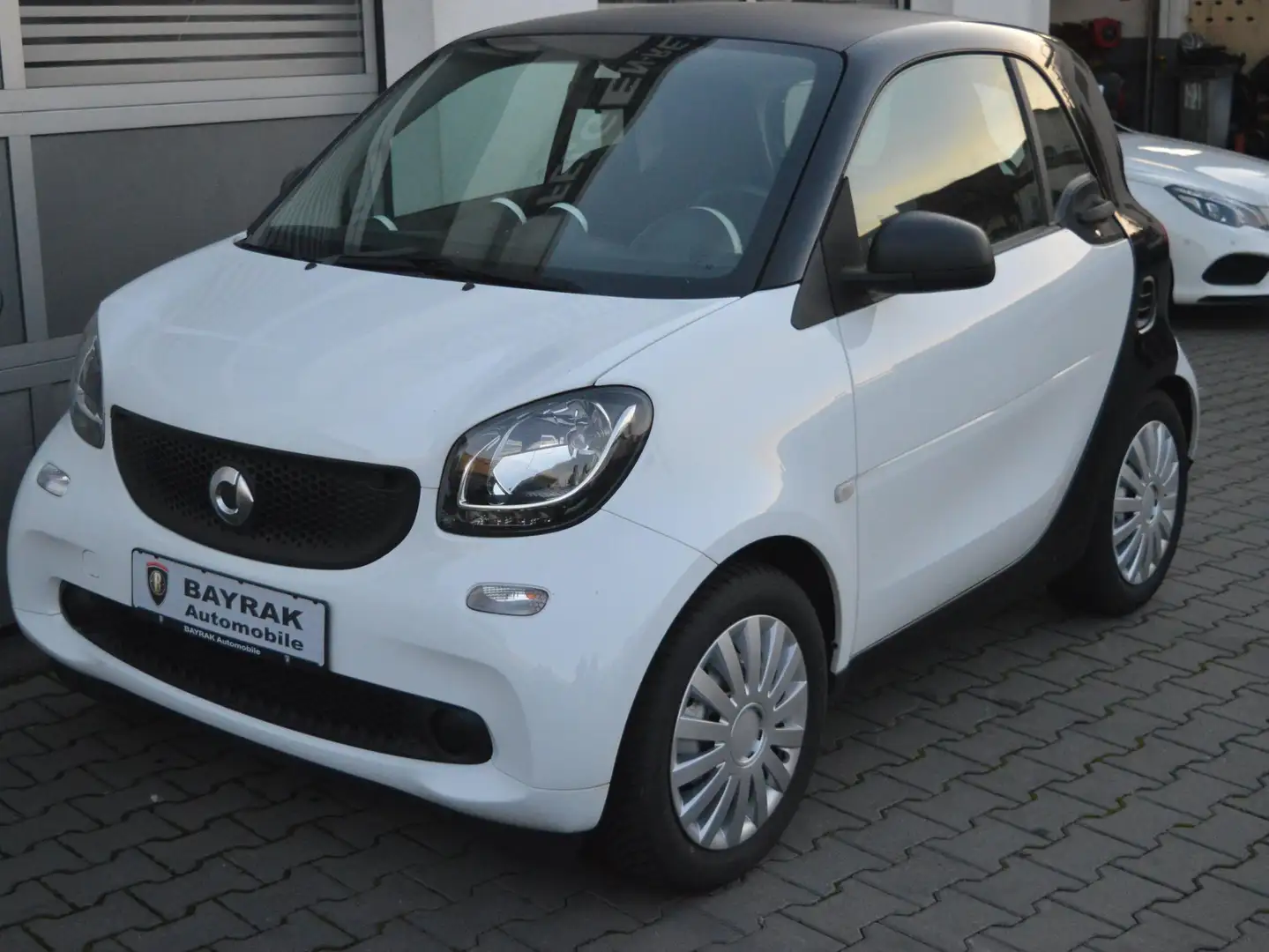 smart forTwo 1.0 Coupe*1.Hand*Klima*TÜV NEU*Scheckheft Weiß - 1
