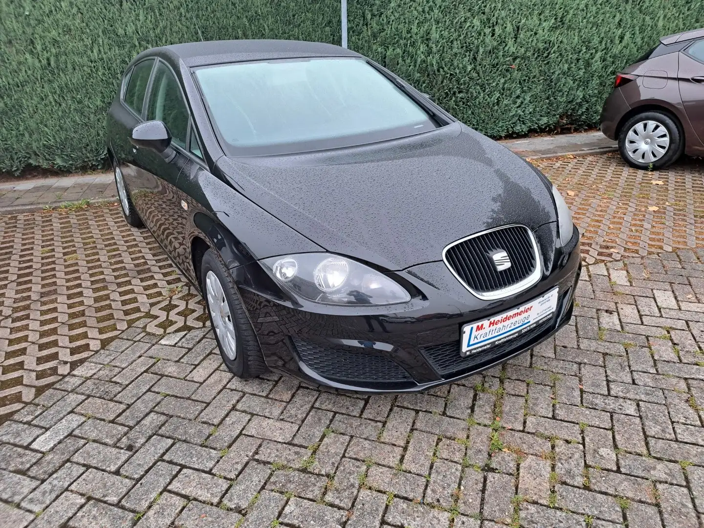 SEAT Leon Reference Schwarz - 2