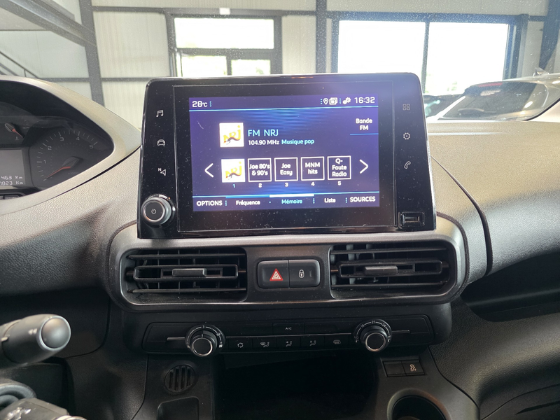 Peugeot Partner 1.6 BlueHDi // 3 PLACES / CLIM / GARANTIE 1 AN // — photo 9