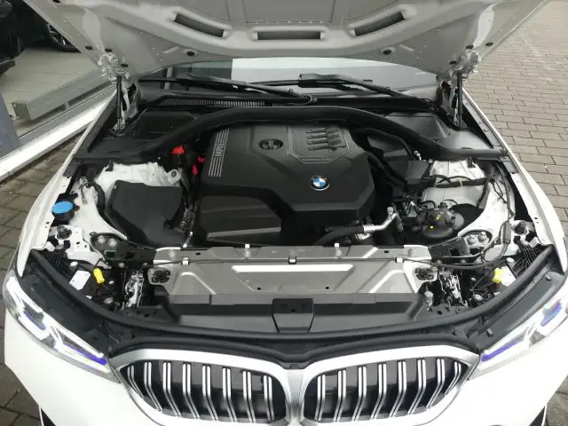 Bmw 318 i Tour M Sportpak. AHK°ACC*Ad.LED°el.Sitze+M
