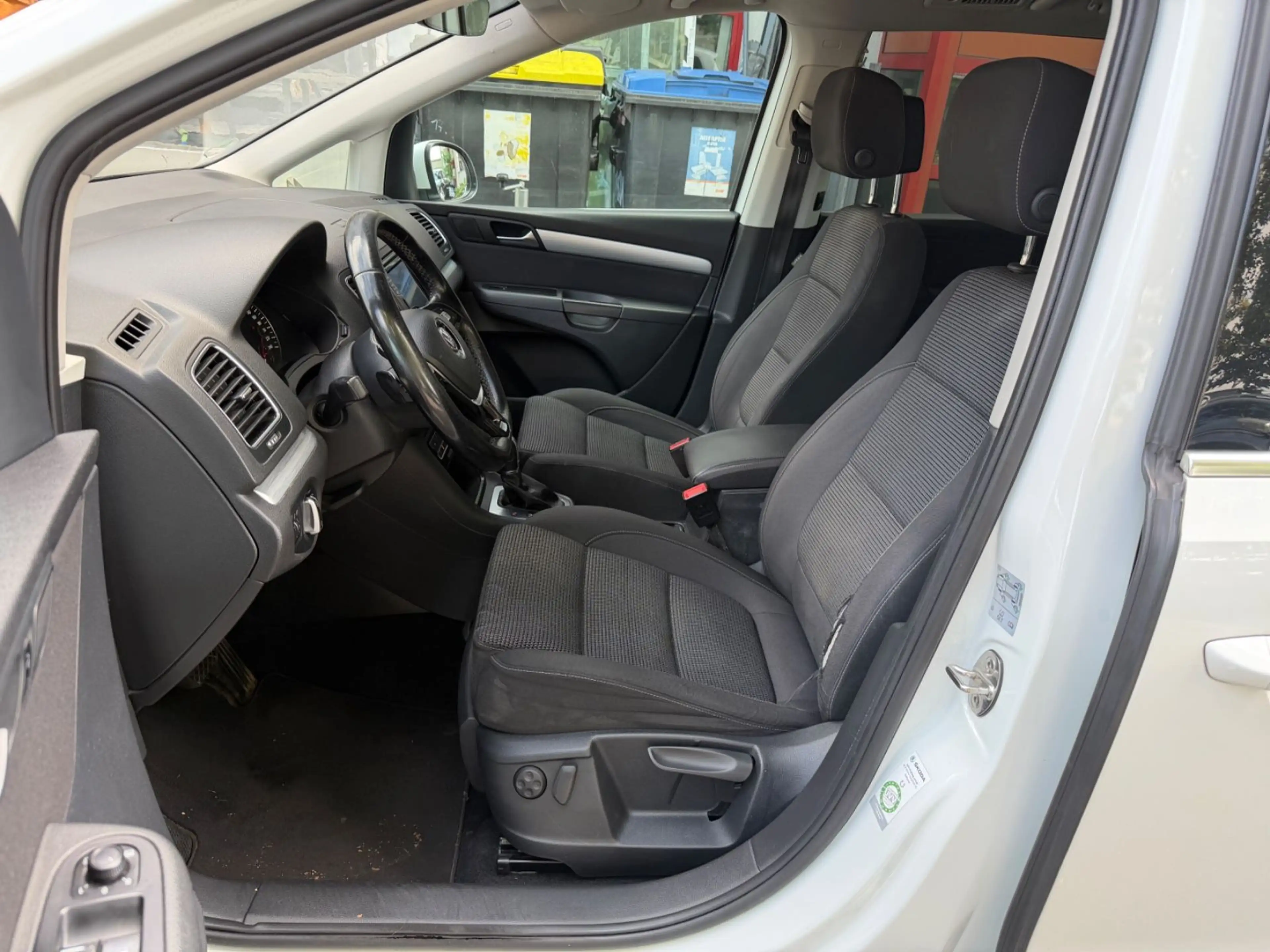 Volkswagen Sharan Comfortline~DSG~7 SITZER~NAVI — photo 11