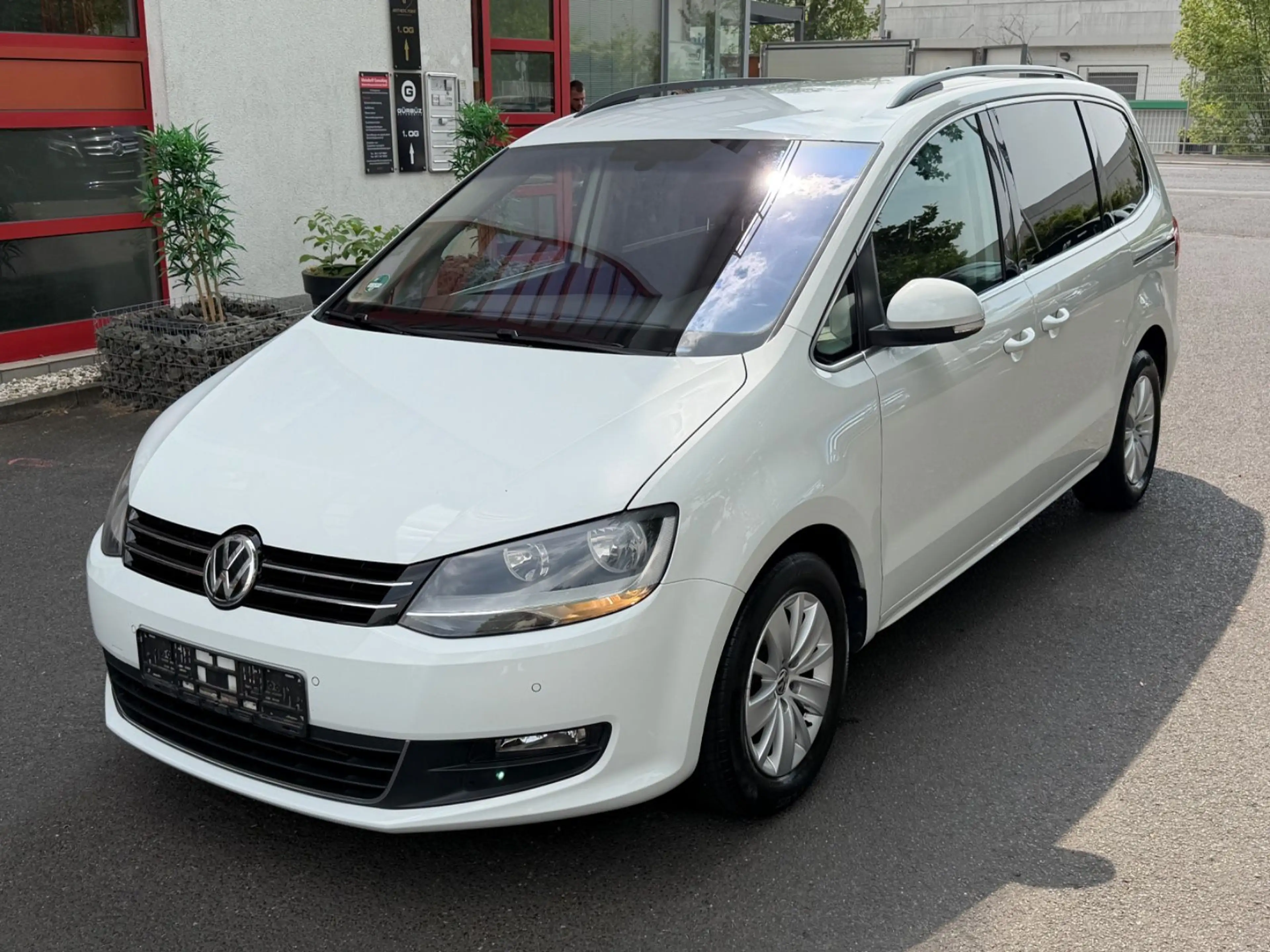 Volkswagen Sharan Comfortline~DSG~7 SITZER~NAVI — photo 3