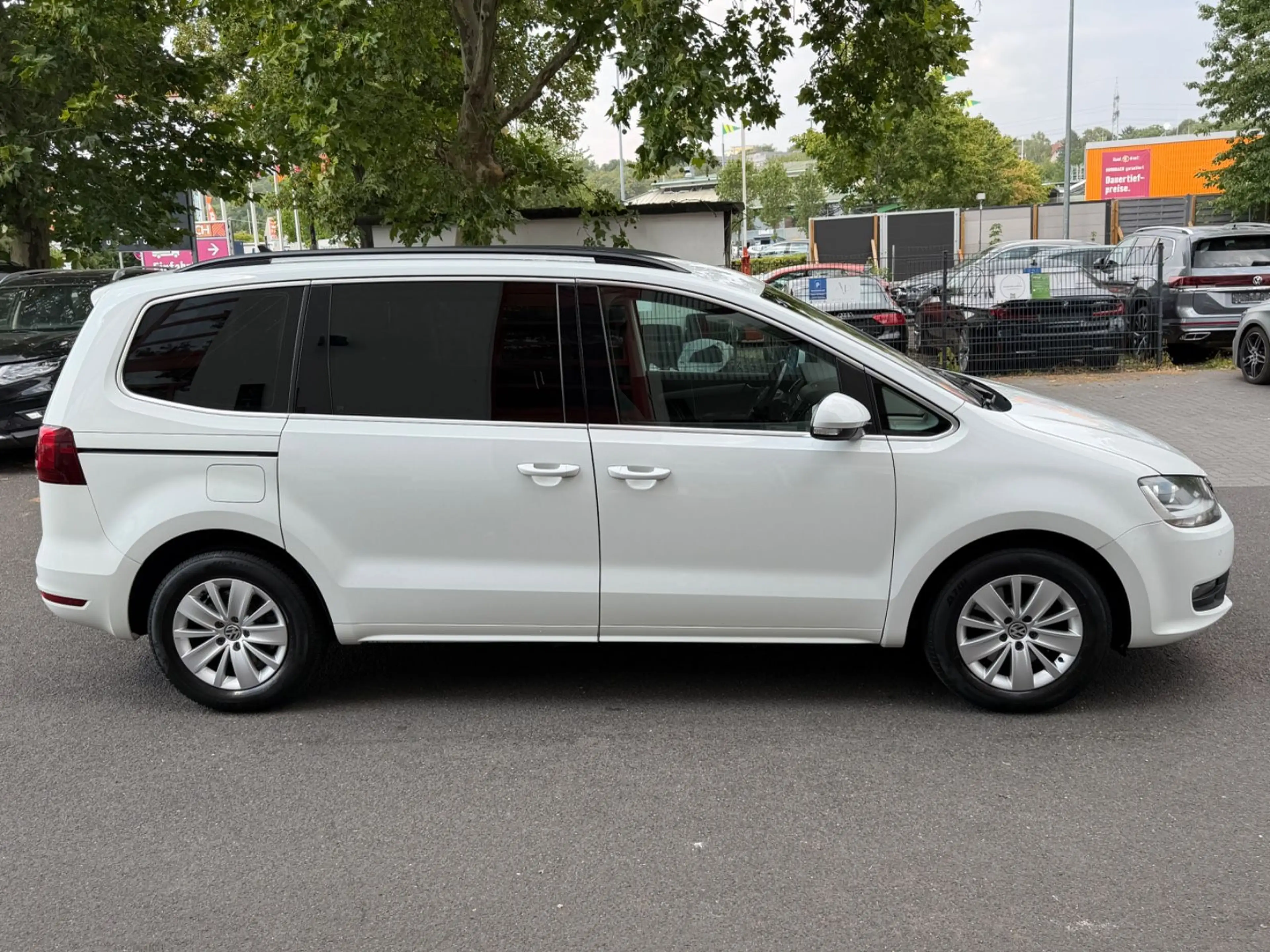 Volkswagen Sharan Comfortline~DSG~7 SITZER~NAVI — photo 5