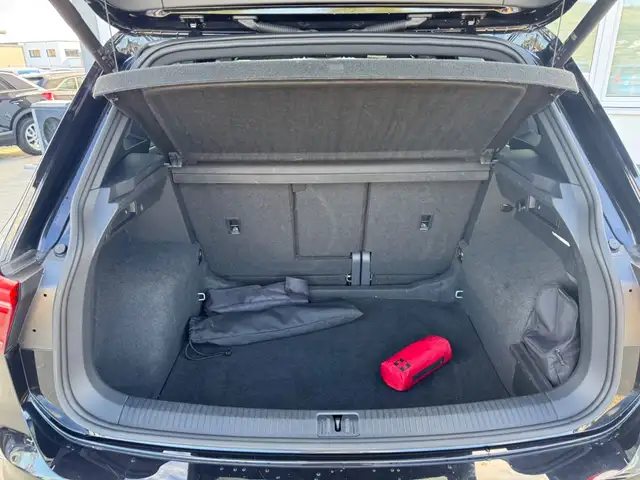Volkswagen Tiguan view 28