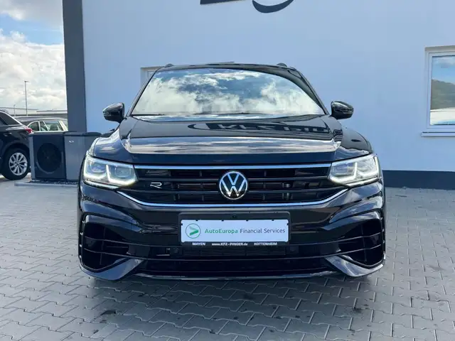 Volkswagen Tiguan view 4