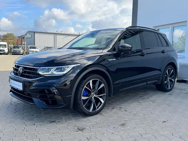 Volkswagen Tiguan view 3