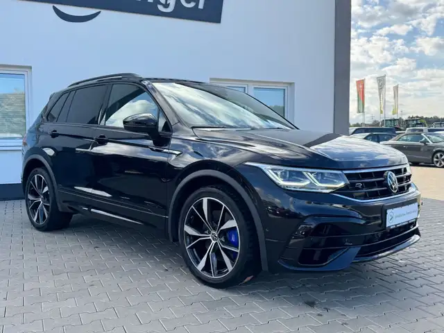 Volkswagen Tiguan view 2