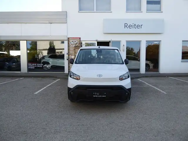 Toyota Proace City Verso L2 1,2 110 Shuttle