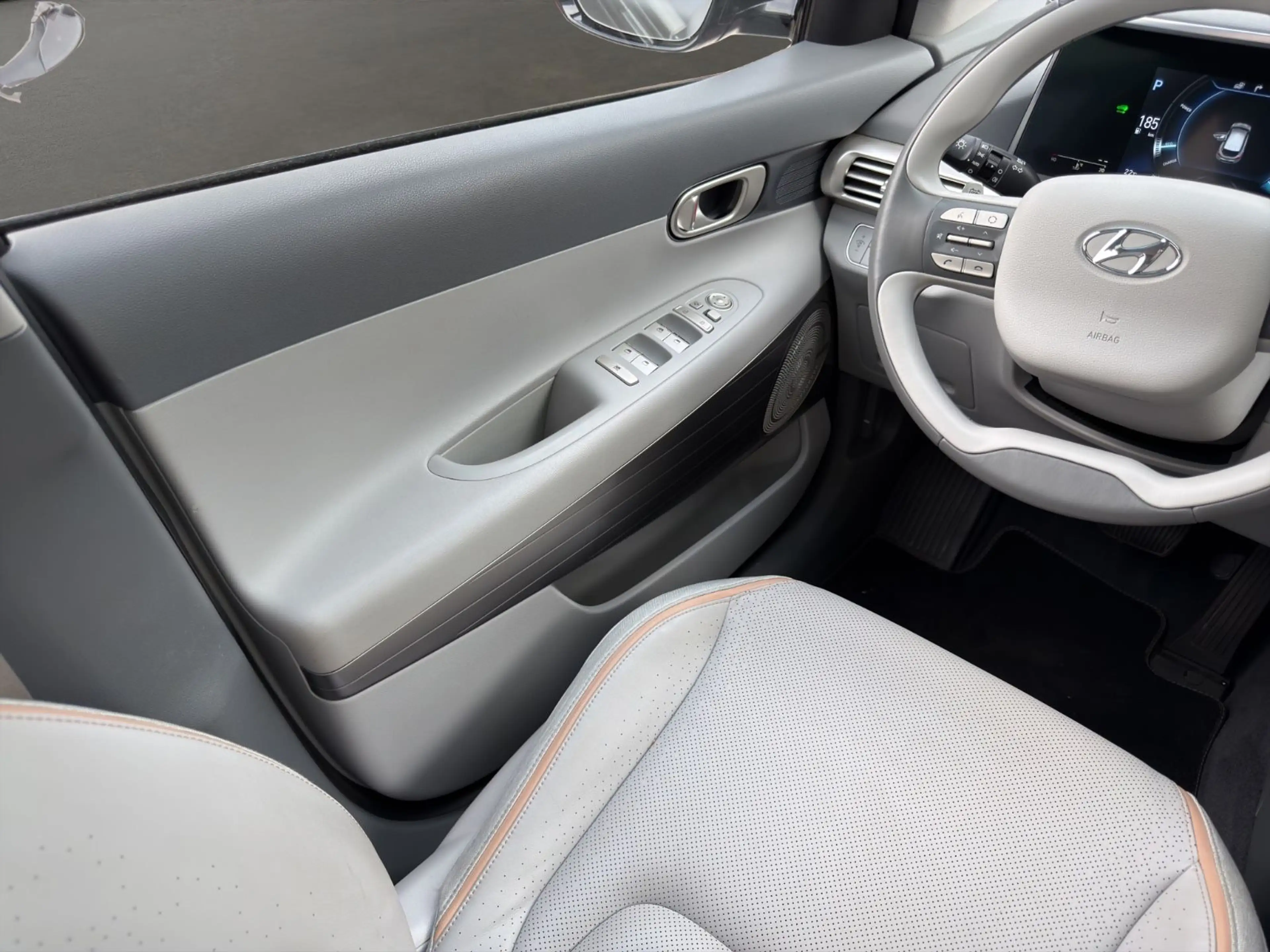 Hyundai NEXO Basis Panoramadach — photo 13