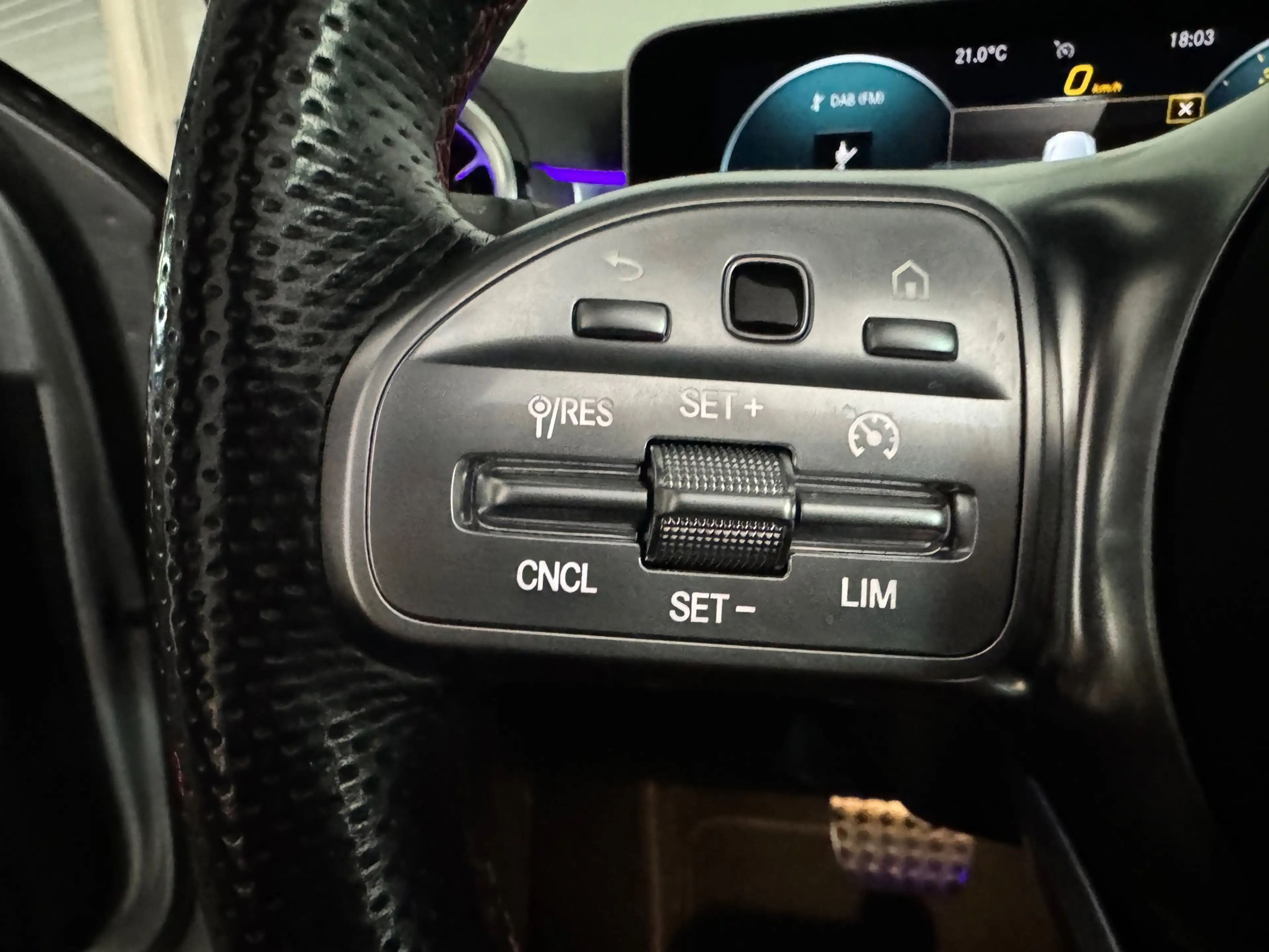 Mercedes-Benz A 180 Business Solution AMG Pano|Stoelverwarming|Camera| — photo 12