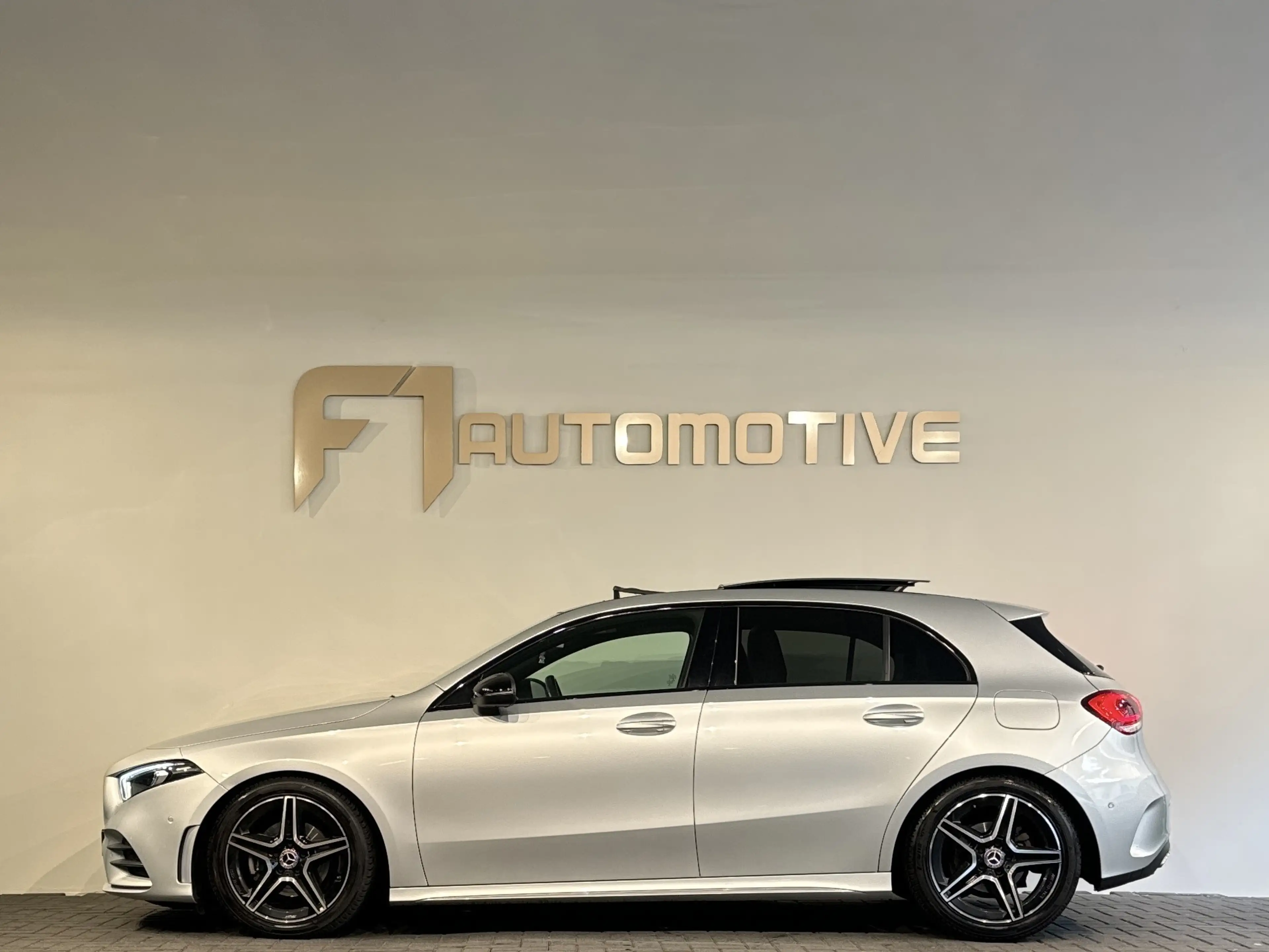 Mercedes-Benz A 180 Business Solution AMG Pano|Stoelverwarming|Camera| — photo 11
