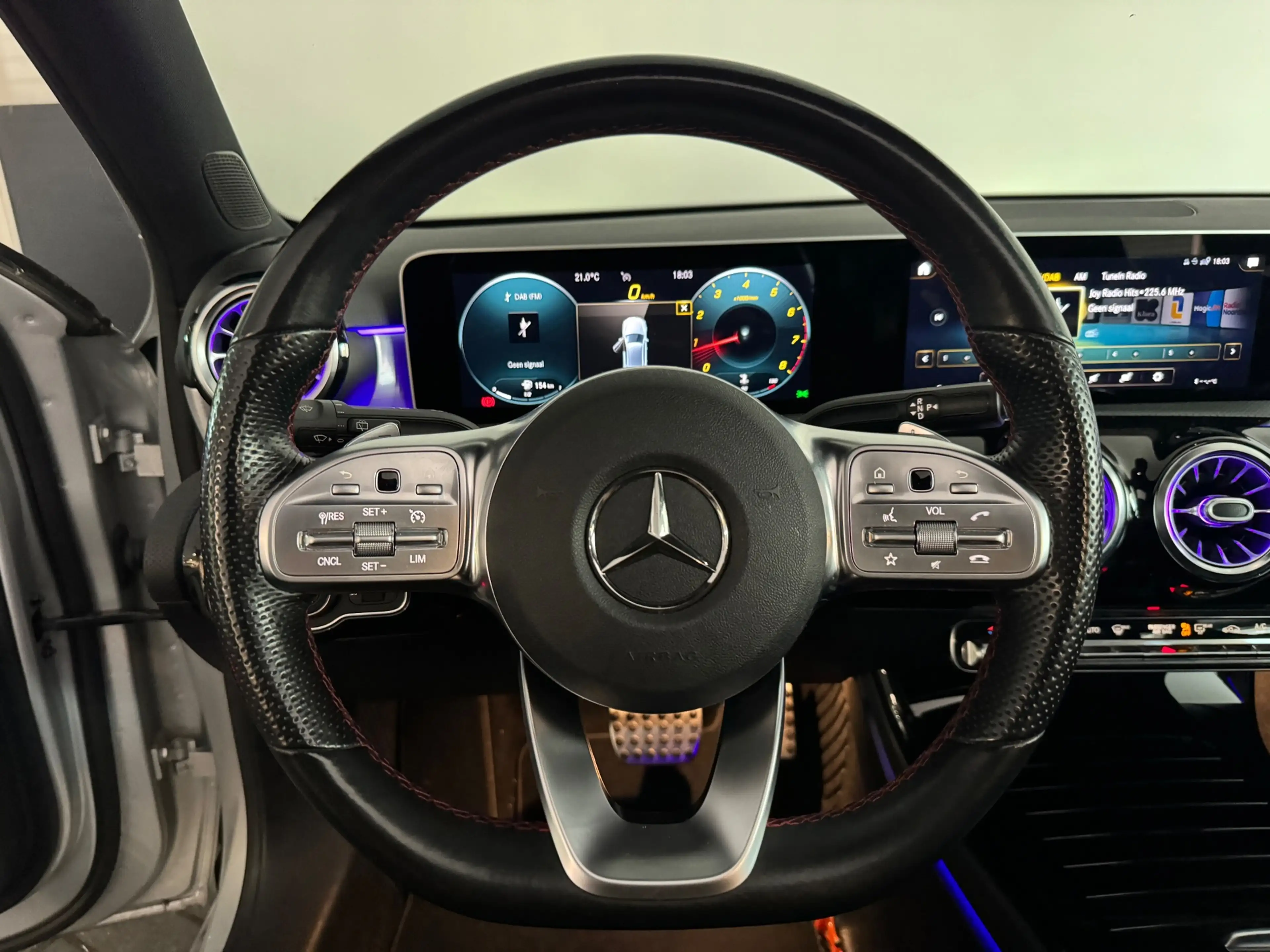 Mercedes-Benz A 180 Business Solution AMG Pano|Stoelverwarming|Camera| — photo 6